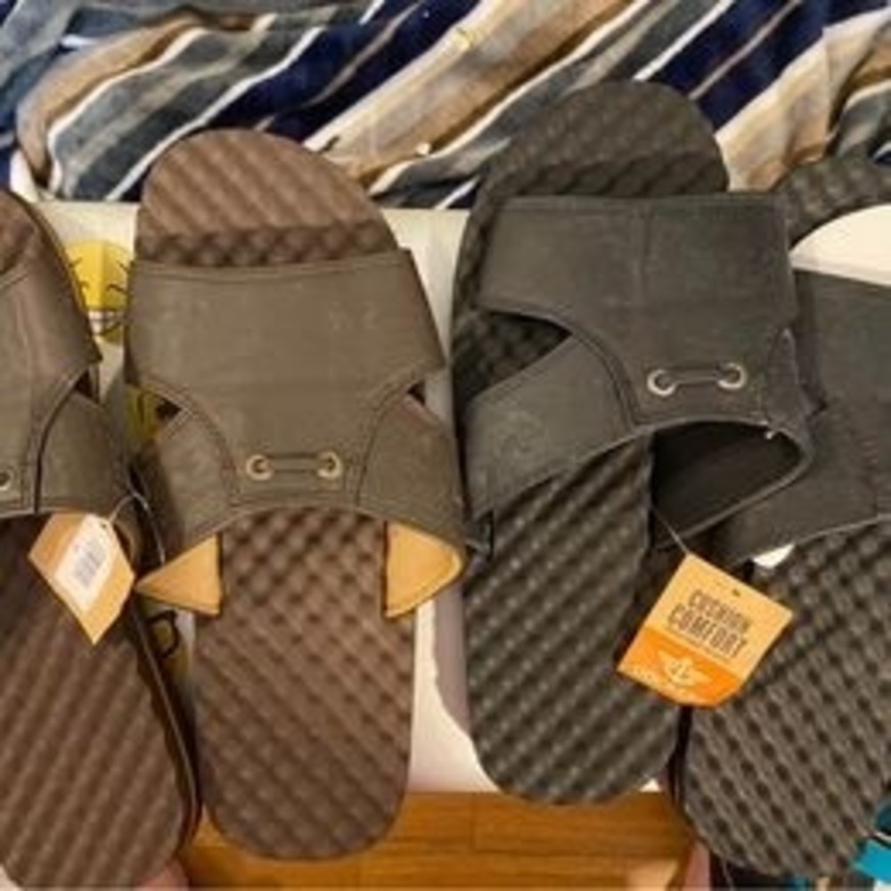 NWT Men’s Docker Slides $18 Each-Brown-Large(11-12)